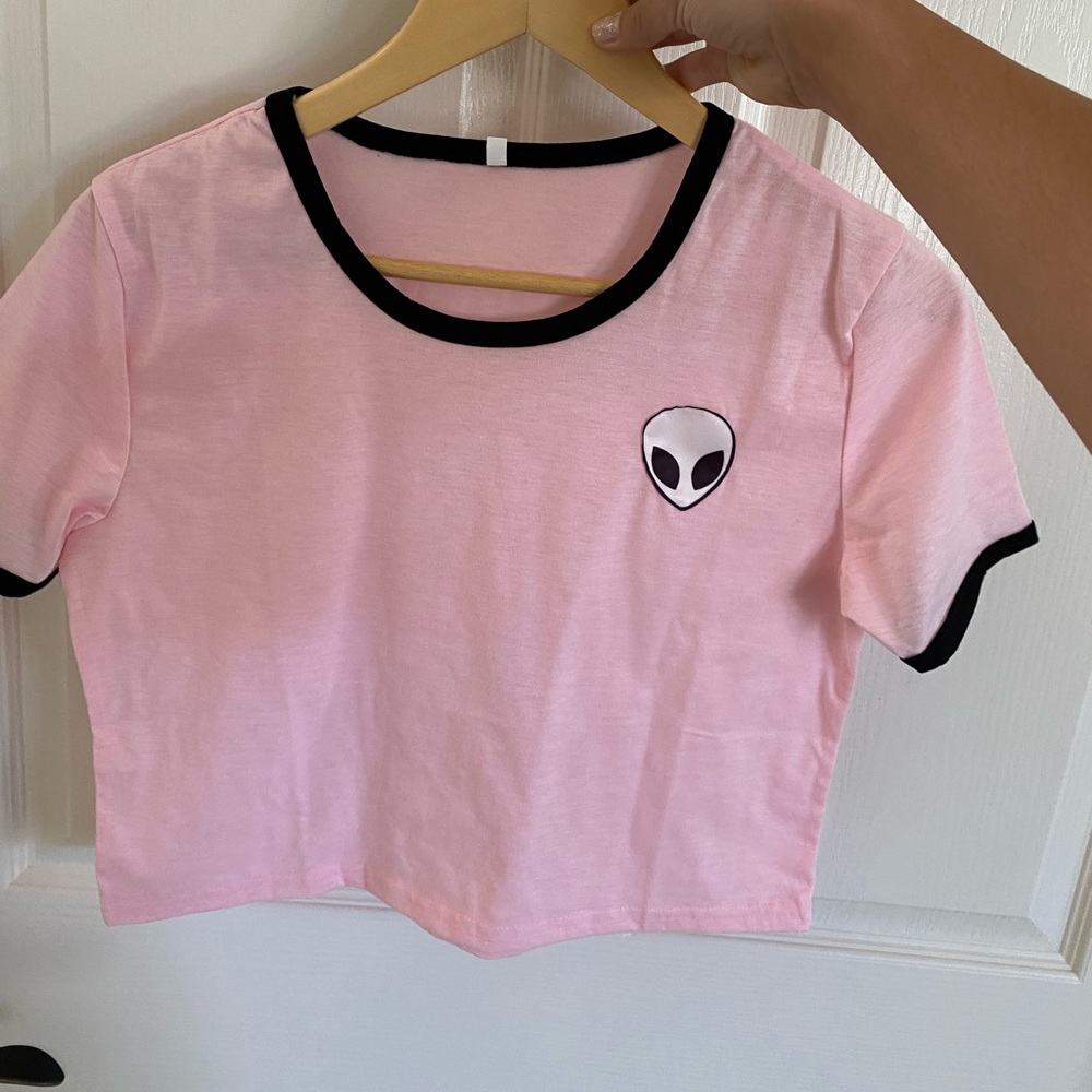 cropped alien women’s tshirt